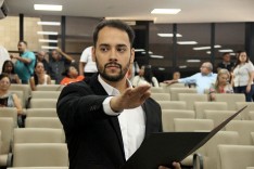 Camara de Itabira da posse a analista Legislativo aprovado no concurso publico.